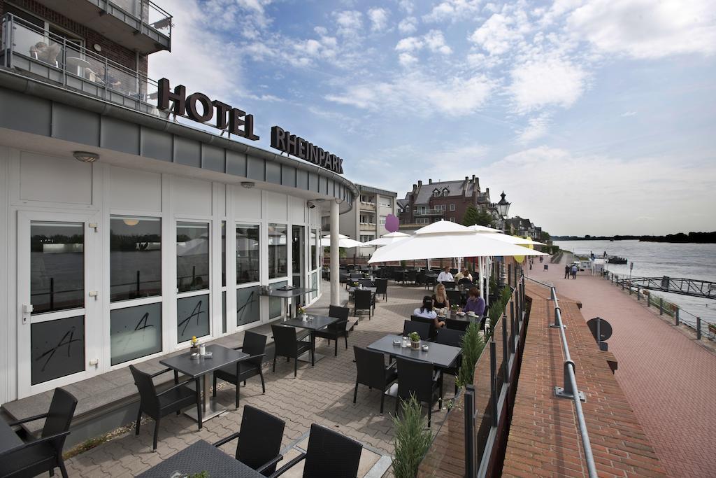 Hotel Rheinpark 레스 외부 사진